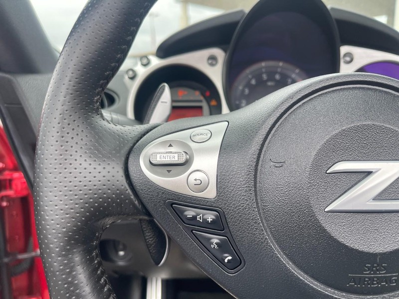 Nissan 370Z Roadster Vehicle Image 17