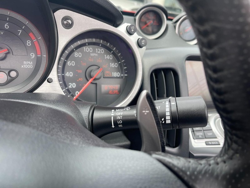 Nissan 370Z Roadster Vehicle Image 20