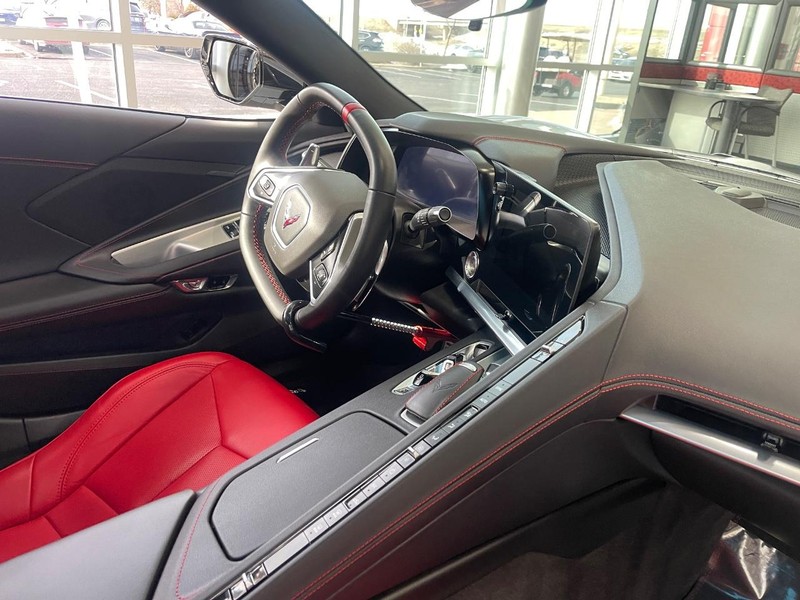 Chevrolet Corvette Vehicle Image 11