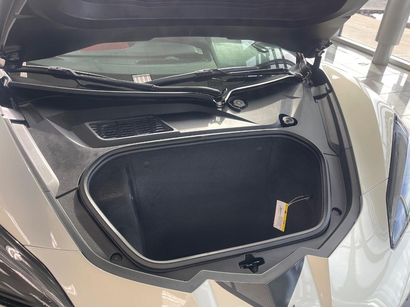 Chevrolet Corvette Vehicle Image 16