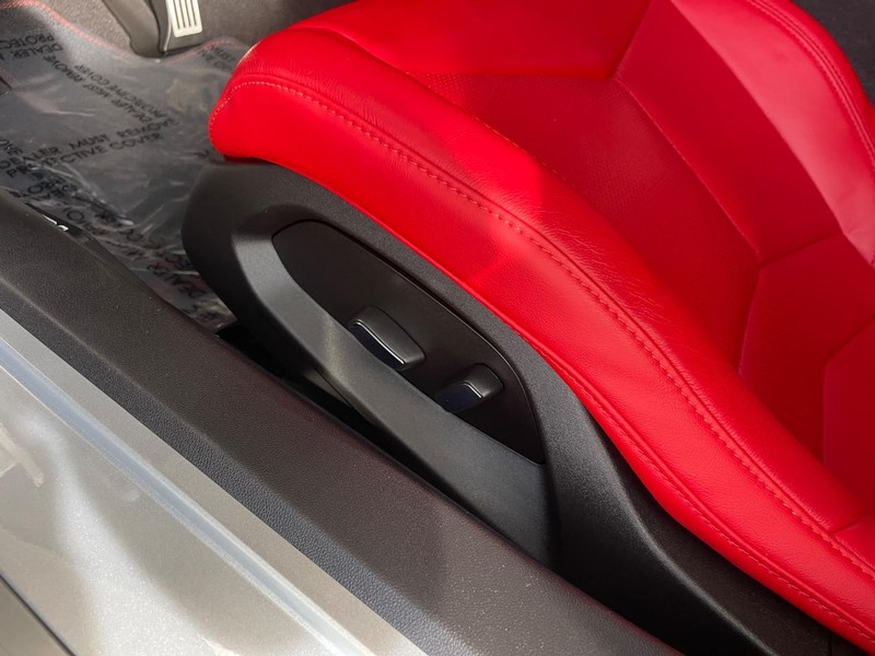 Chevrolet Corvette Vehicle Image 18