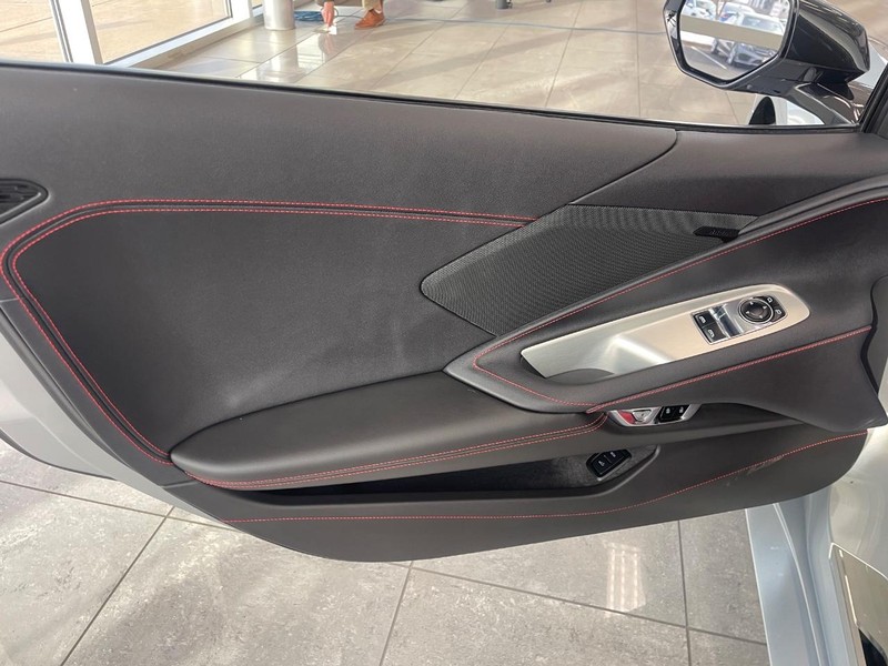 Chevrolet Corvette Vehicle Image 20