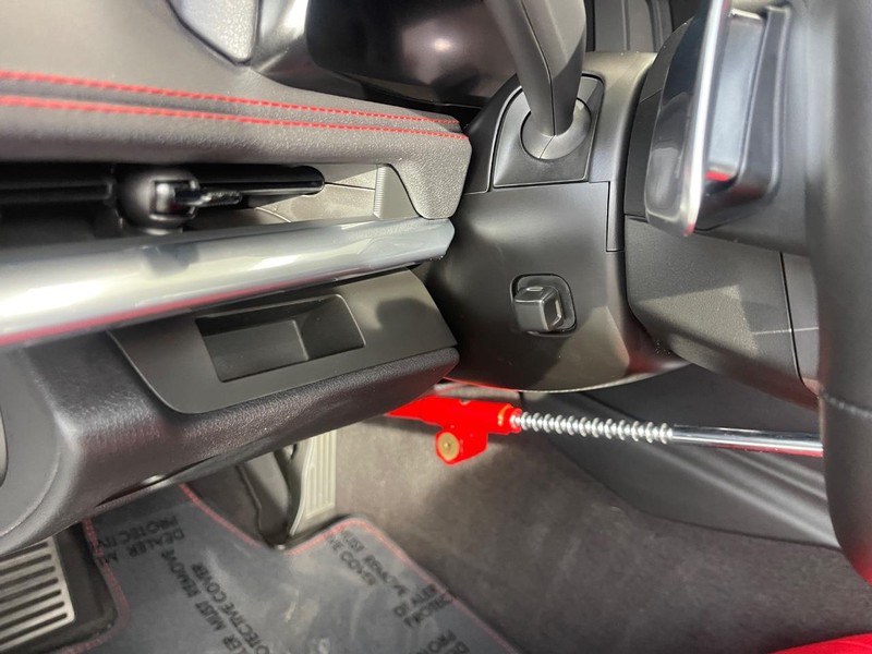 Chevrolet Corvette Vehicle Image 23