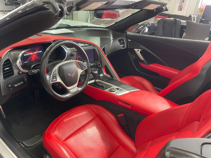 Chevrolet Corvette Vehicle Image 18