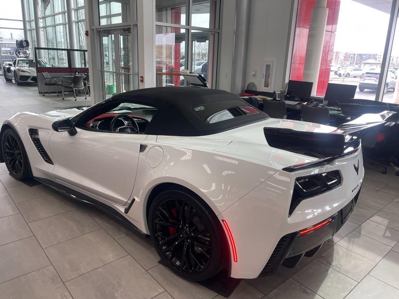 Chevrolet Corvette Vehicle Image 39