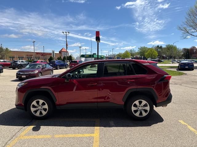 Toyota RAV4 Vehicle Image 13