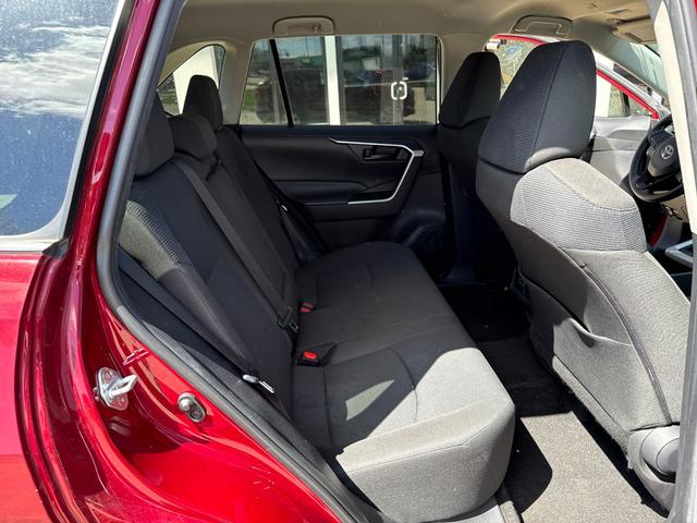 Toyota RAV4 Vehicle Image 19