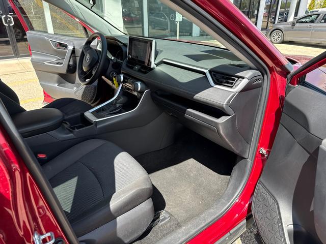Toyota RAV4 Vehicle Image 22