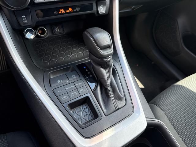 Toyota RAV4 Vehicle Image 32