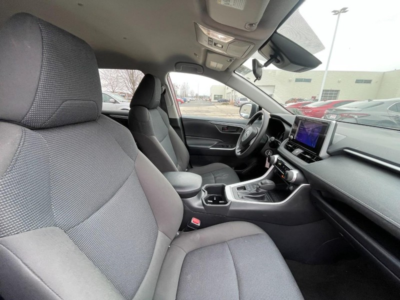 Toyota RAV4 Vehicle Image 03