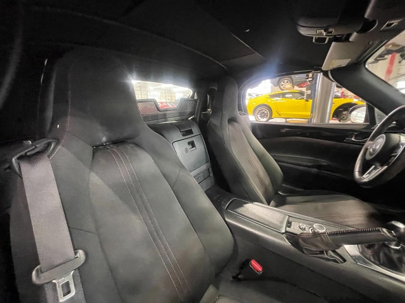 Mazda MX-5 Miata Vehicle Image 05