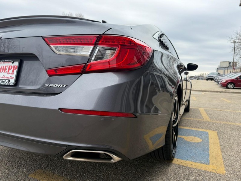 Honda Accord Sedan Vehicle Image 11