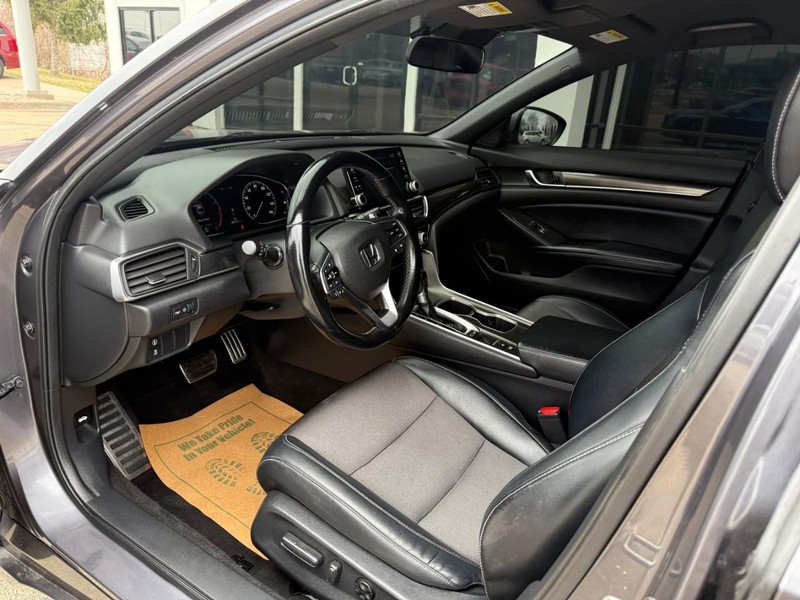 Honda Accord Sedan Vehicle Image 18