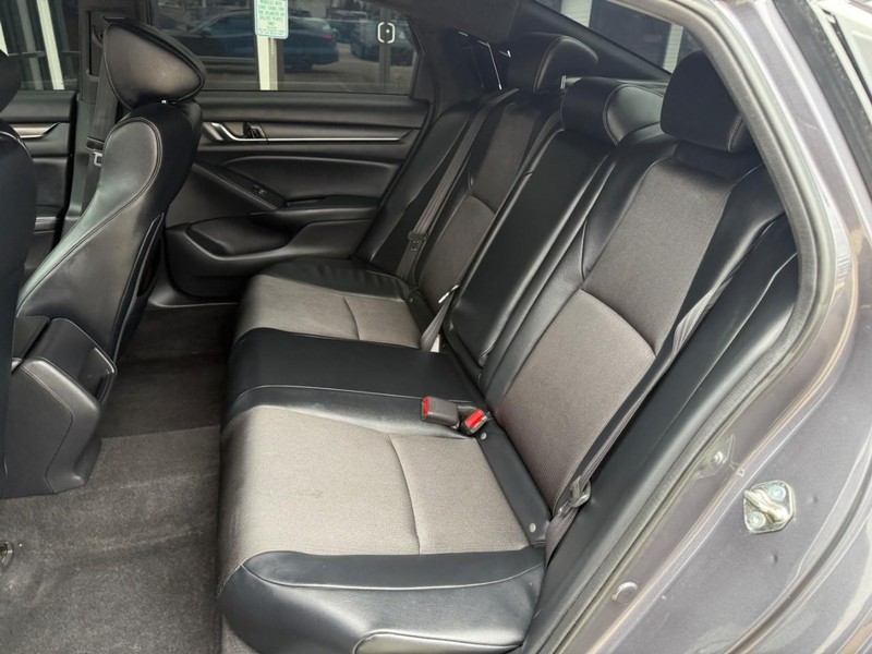 Honda Accord Sedan Vehicle Image 19