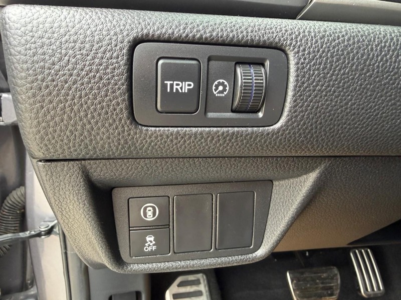 Honda Accord Sedan Vehicle Image 25