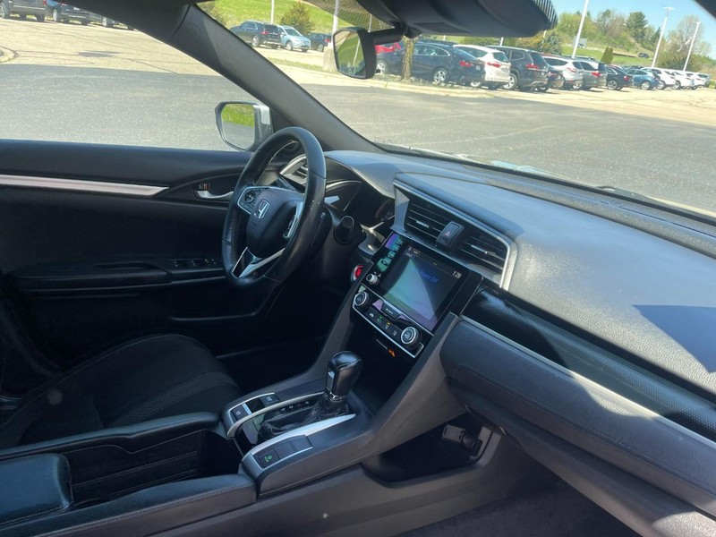 Honda Civic Sedan Vehicle Image 09