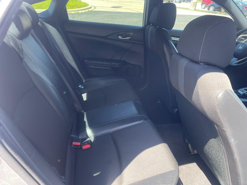 Honda Civic Sedan Vehicle Image 12