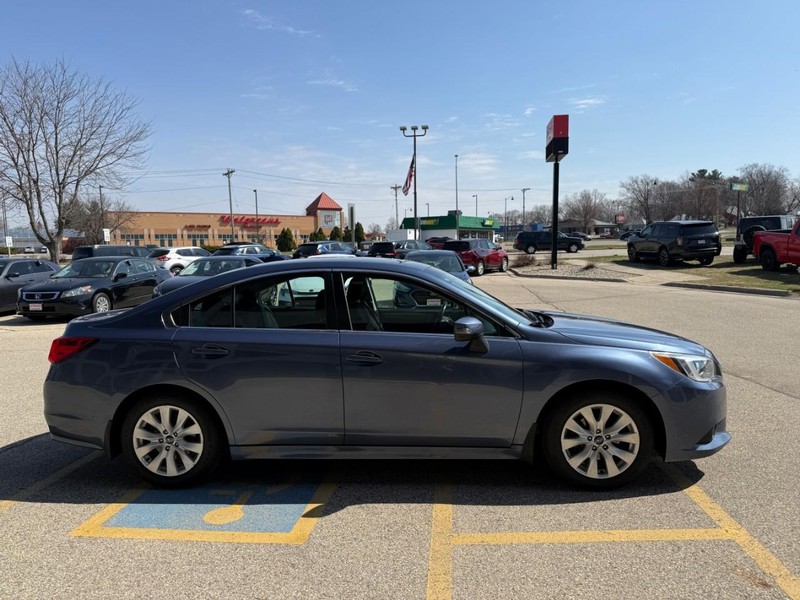 Subaru Legacy Vehicle Image 04