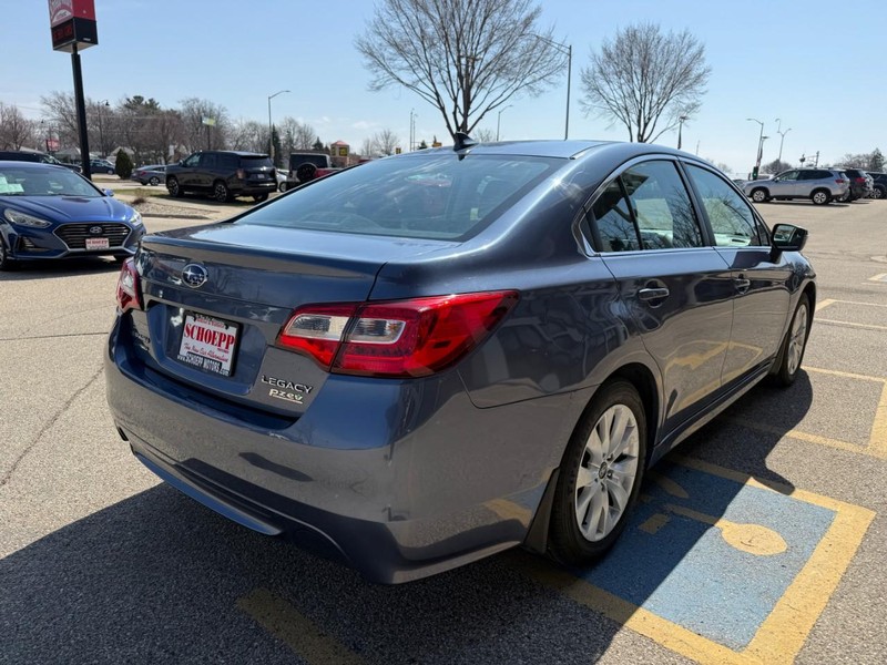 Subaru Legacy Vehicle Image 05