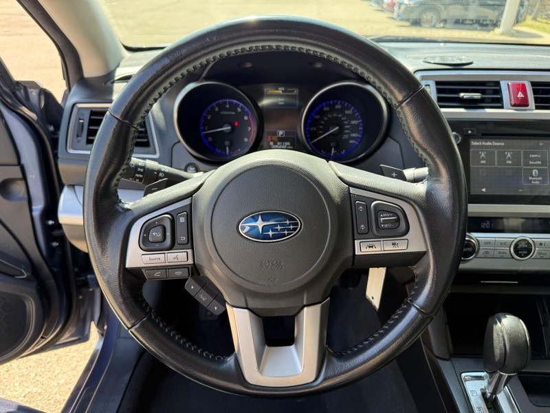 Subaru Legacy Vehicle Image 18