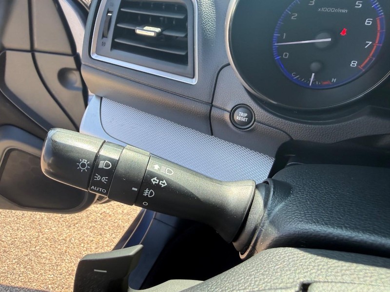 Subaru Legacy Vehicle Image 19