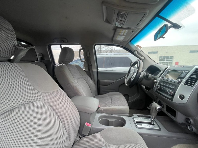 Nissan Frontier Vehicle Image 03