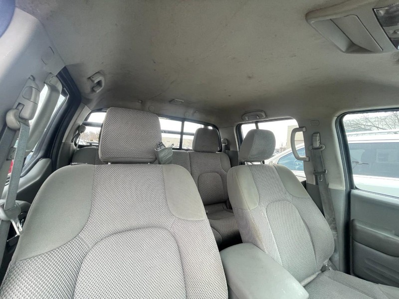 Nissan Frontier Vehicle Image 04