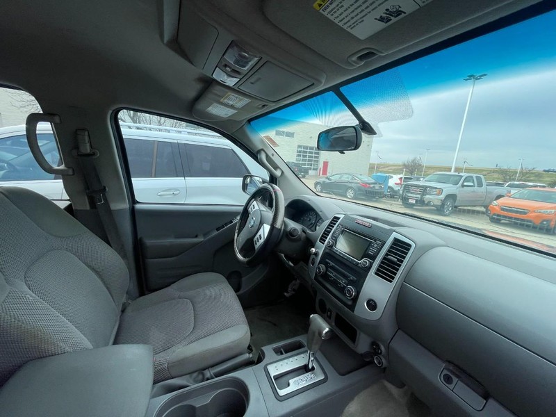Nissan Frontier Vehicle Image 05