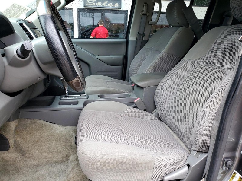 Nissan Frontier Vehicle Image 11