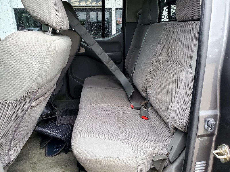 Nissan Frontier Vehicle Image 14