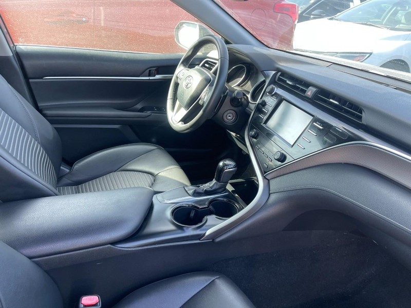 Toyota Camry Vehicle Image 02