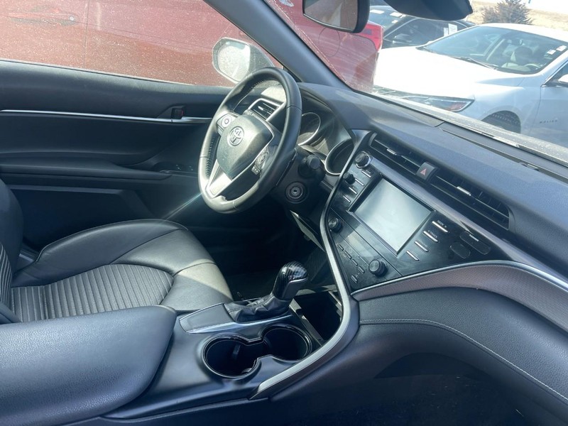 Toyota Camry Vehicle Image 06