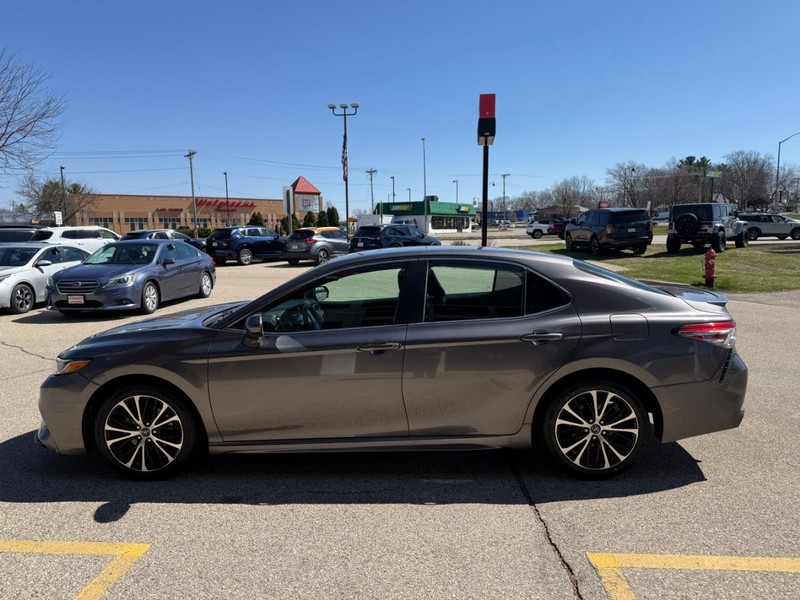 Toyota Camry Vehicle Image 08