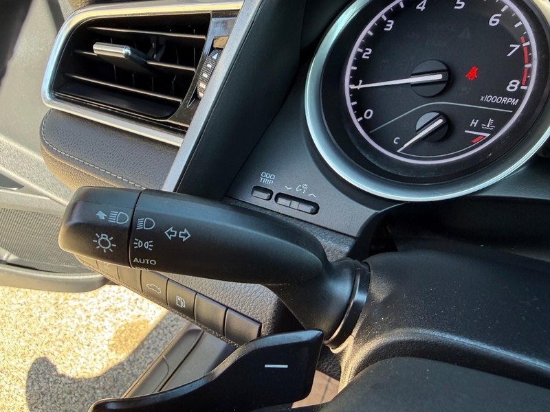 Toyota Camry Vehicle Image 19