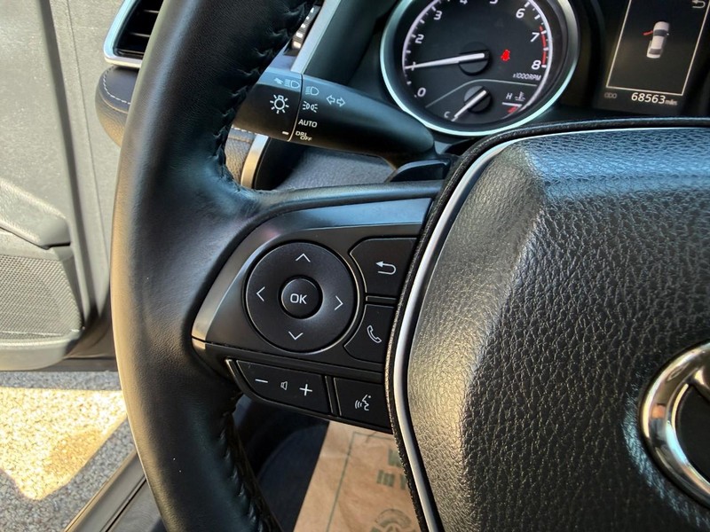 Toyota Camry Vehicle Image 20