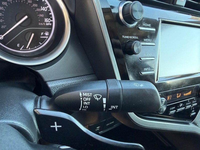 Toyota Camry Vehicle Image 21