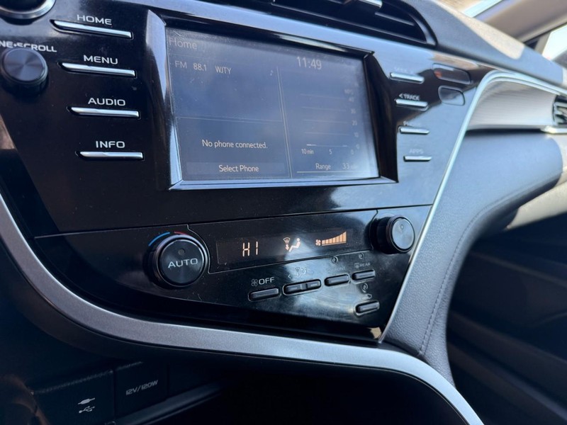 Toyota Camry Vehicle Image 25