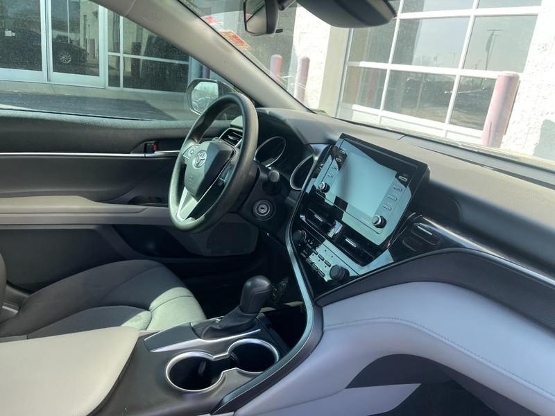 Toyota Camry Vehicle Image 02