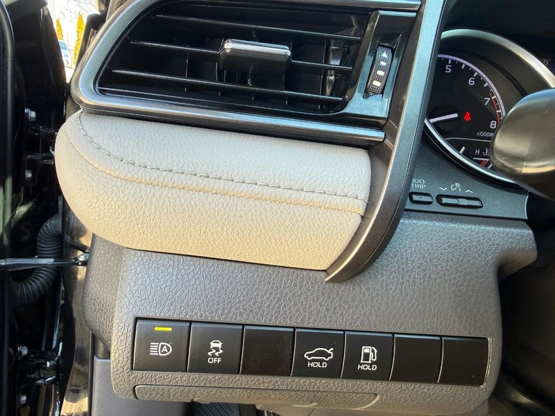 Toyota Camry Vehicle Image 17