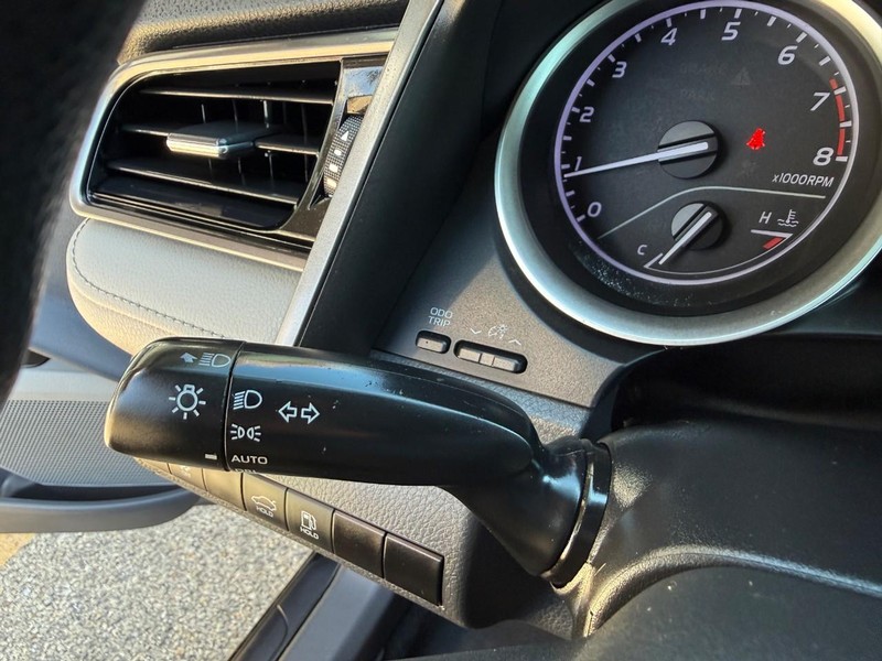 Toyota Camry Vehicle Image 19