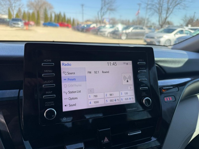 Toyota Camry Vehicle Image 23