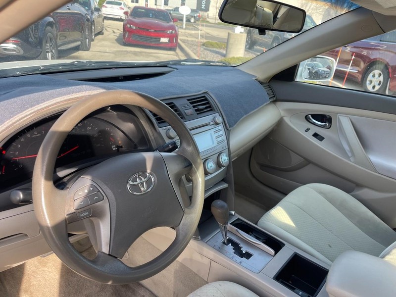 Toyota Camry Vehicle Image 04