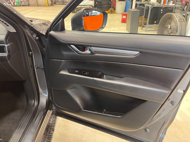 Mazda CX-5 Vehicle Image 12