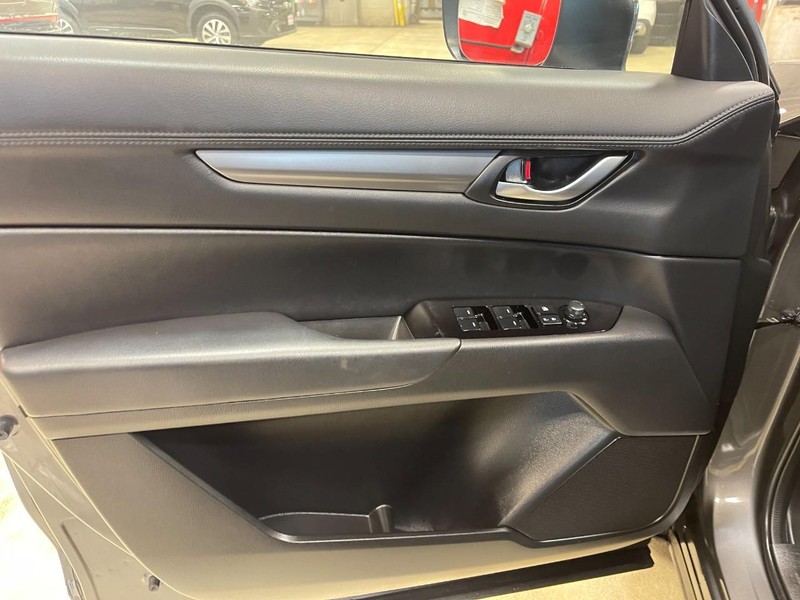 Mazda CX-5 Vehicle Image 22