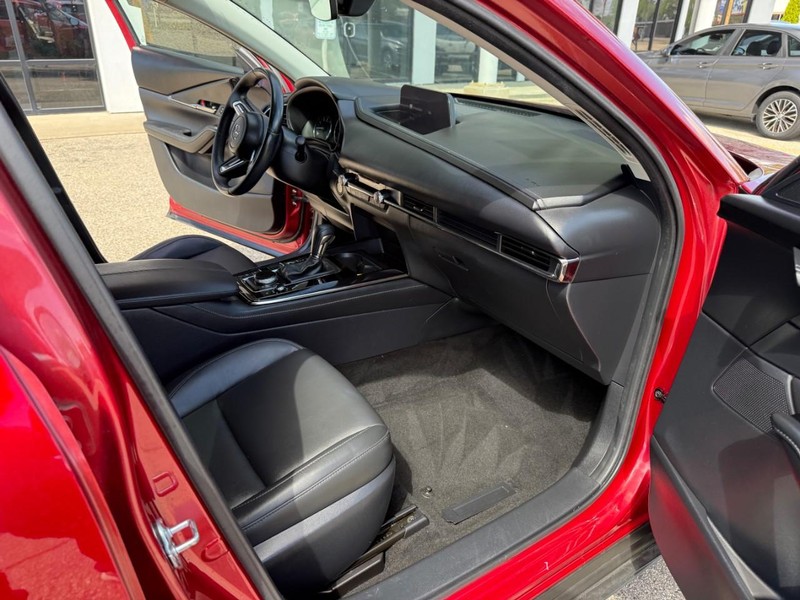 Mazda CX-30 Vehicle Image 18