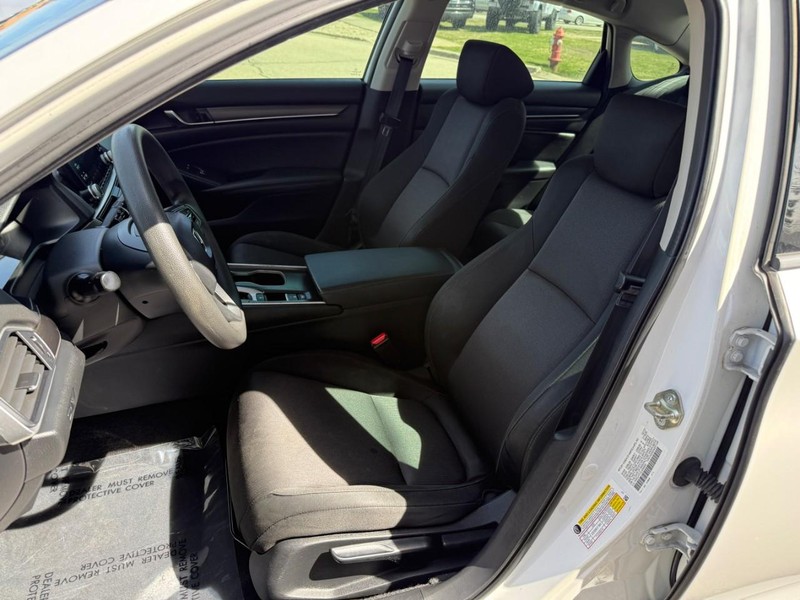 Honda Accord Sedan Vehicle Image 09