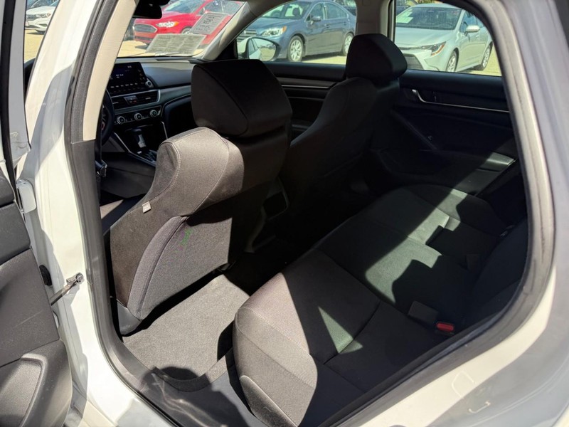 Honda Accord Sedan Vehicle Image 12