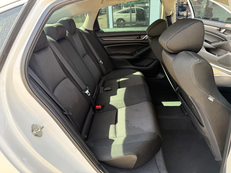 Honda Accord Sedan Vehicle Image 13