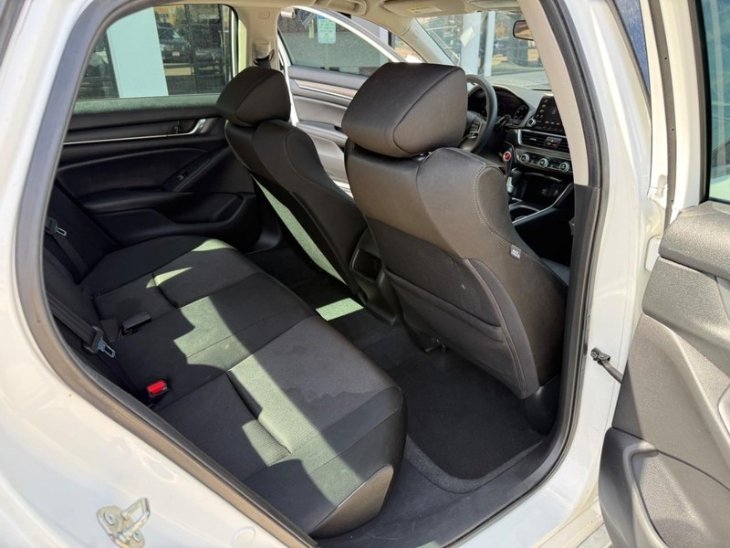 Honda Accord Sedan Vehicle Image 14