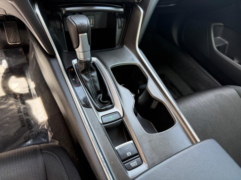 Honda Accord Sedan Vehicle Image 27